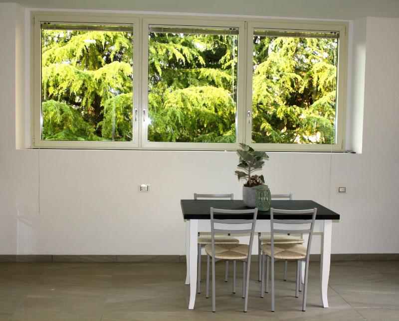 One-Bedroom Apartment image 3