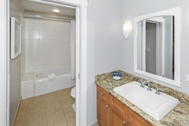 BEAUTIFUL GULF VIEWS Spacious Updated 316B WaterSound Crossings Steps to Beach and Pool condo - image 9
