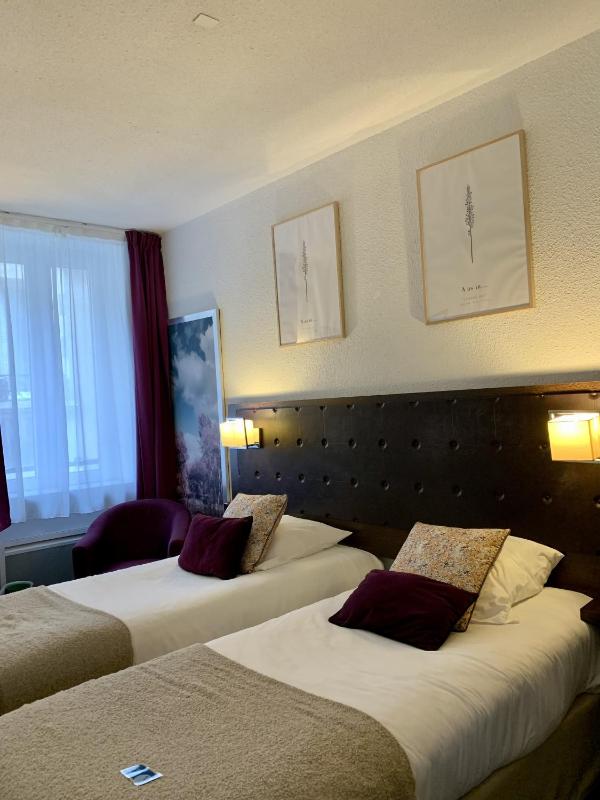 Comfort Twin Room image 4
