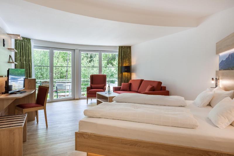 Standard Double Room image 4