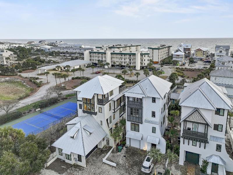 Gulf Views Private Pool Luxurious Home - Vista Del Mare home - image 7