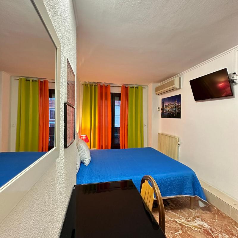 Single Room image 4