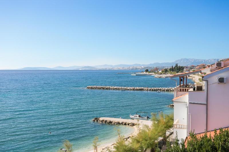 Family friendly seaside apartments Podstrana Split - 13725 - image 6