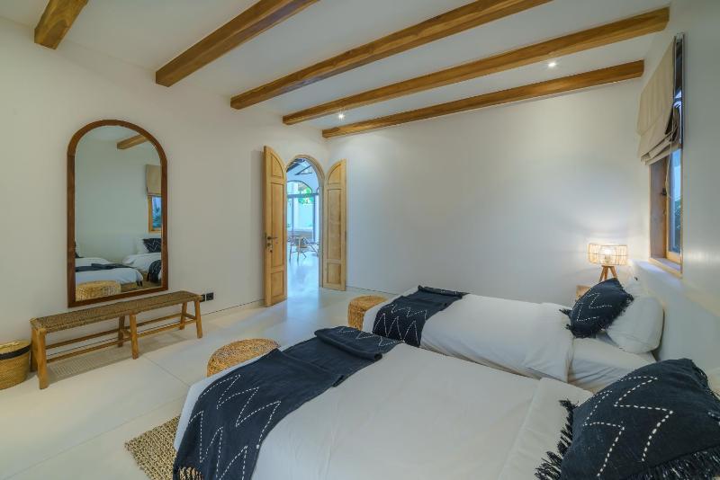 Casa Donilo - 4BR Designer Villa in Canggu - image 9
