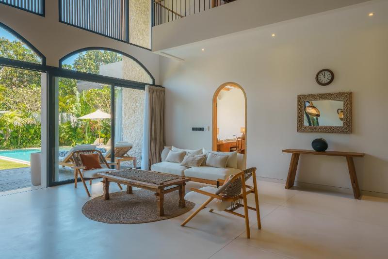 Casa Donilo - 4BR Designer Villa in Canggu - image 2