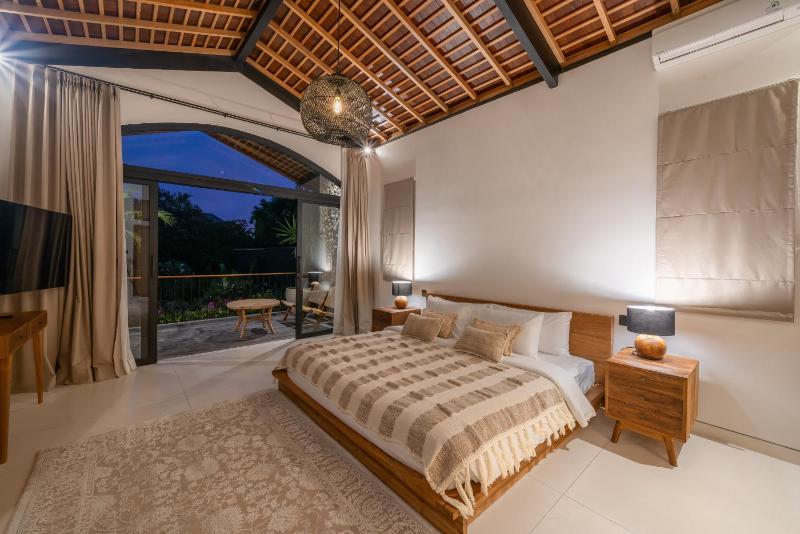 Casa Donilo - 4BR Designer Villa in Canggu - image 8
