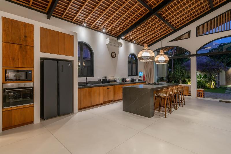 Casa Donilo - 4BR Designer Villa in Canggu - image 16