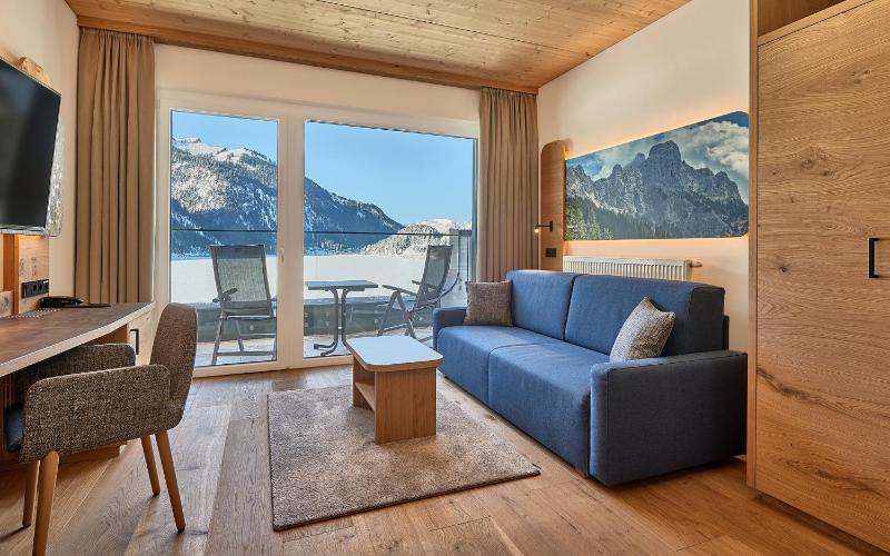 Suite with Lake View image 2