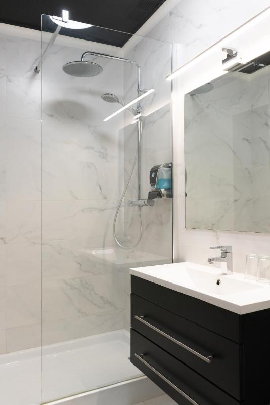 Standard Triple Room image 3