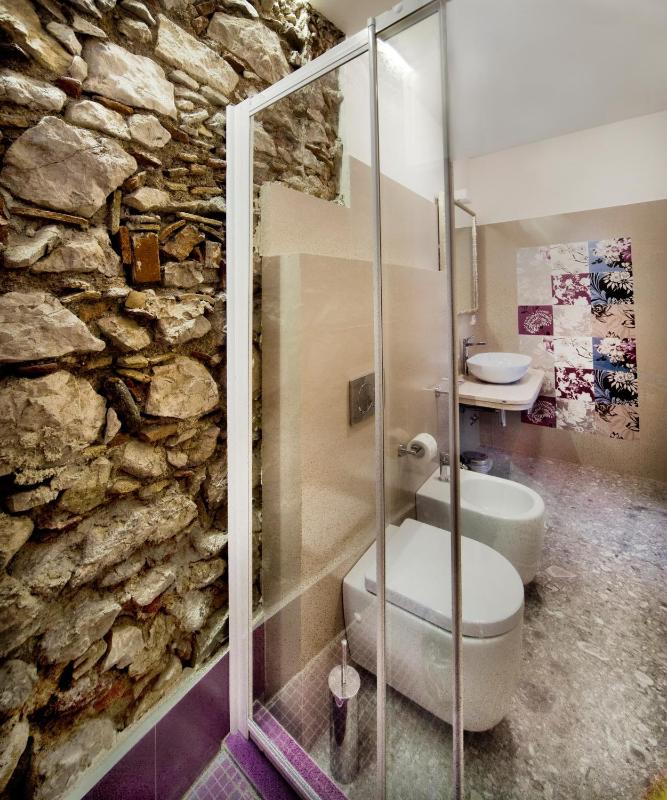 Porta Di Mezzo Luxury Suites & Rooms - image 18