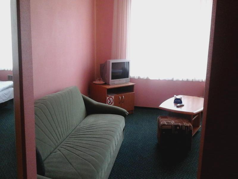 Triple Room with Shower image 4