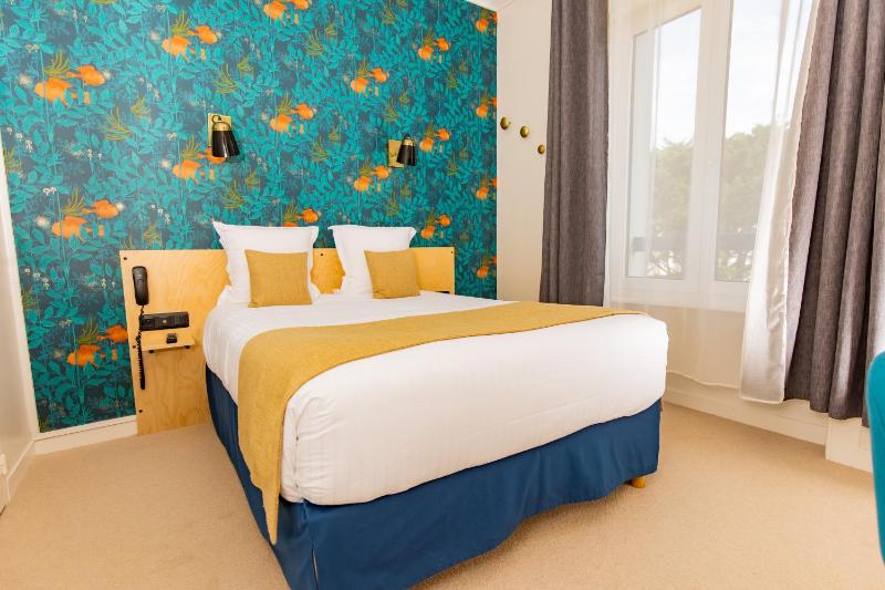 Double Room with Courtyard View image 4