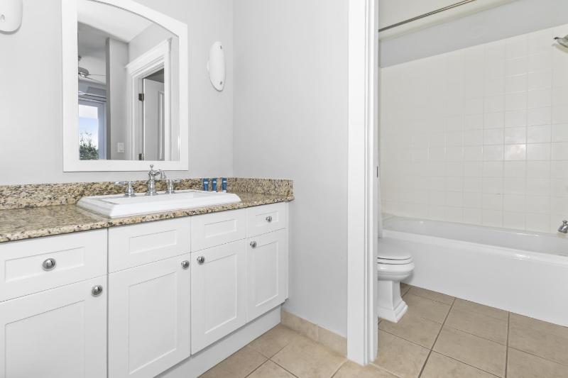 Spacious Gulf Views 110B WaterSound Crossings Steps to Beach and Pool condo - image 9