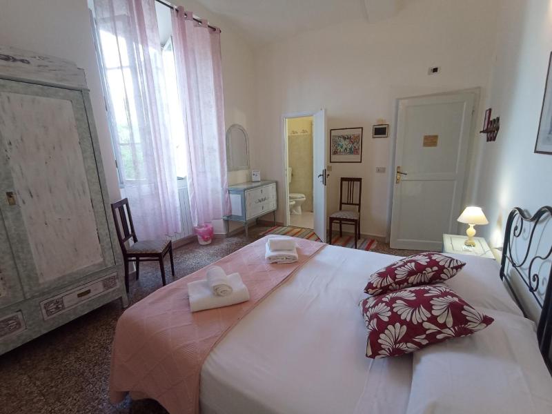 Double Room with Private Bathroom image 1