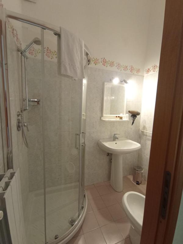 Triple Room with Bathroom image 3
