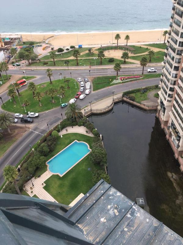 Departamento en primera línea del mar - image 11