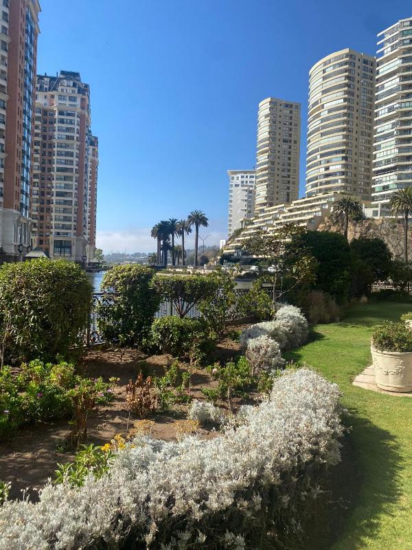 Departamento en primera línea del mar - image 15