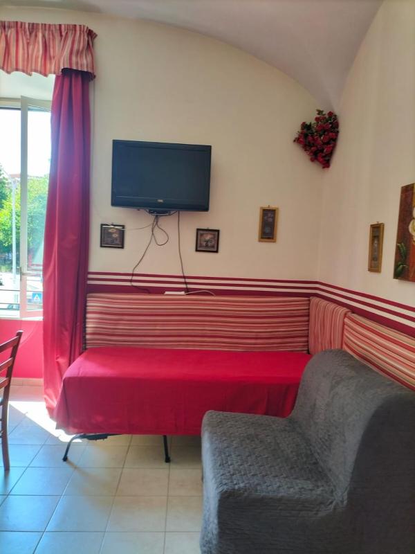 Quadruple Room image 3