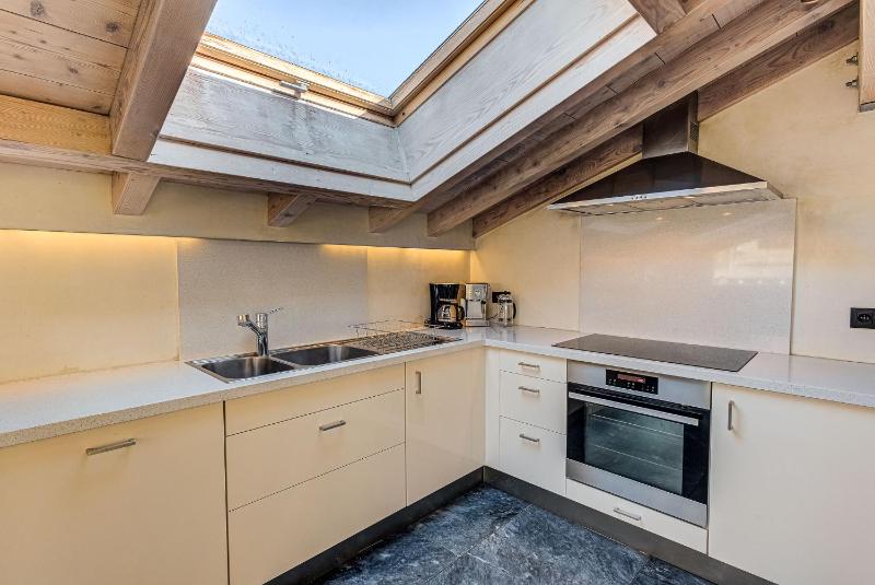 Chalet d'Olivier Alpes Agency Les Praz Chamonix Sleeps 8 - image 34