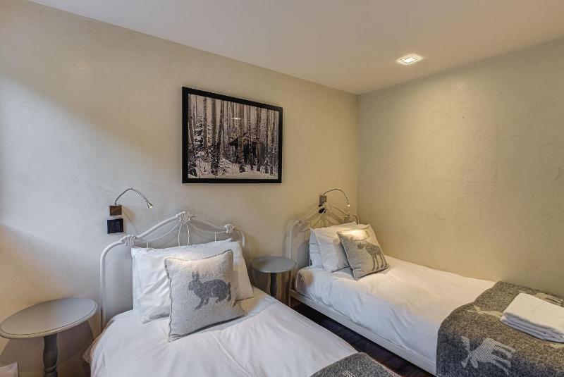 Chalet d'Olivier Alpes Agency Les Praz Chamonix Sleeps 8 - image 8