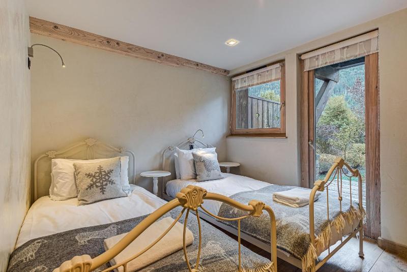 Chalet d'Olivier Alpes Agency Les Praz Chamonix Sleeps 8 - image 10