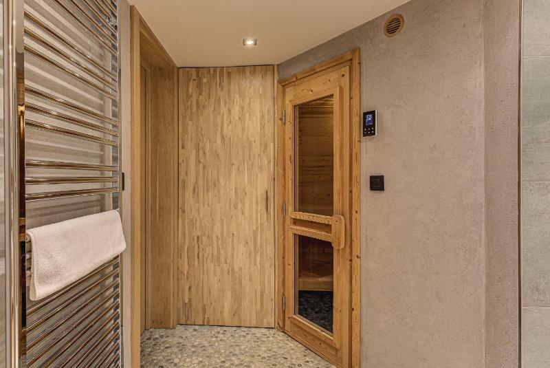 Chalet d'Olivier Alpes Agency Les Praz Chamonix Sleeps 8 - image 31