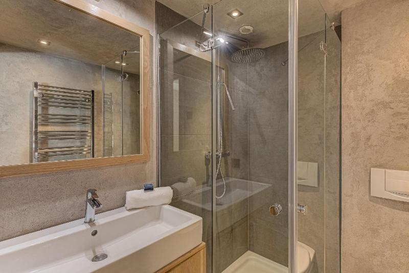 Chalet d'Olivier Alpes Agency Les Praz Chamonix Sleeps 8 - image 20