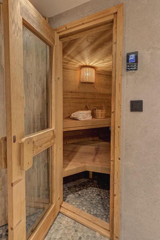 Chalet d'Olivier Alpes Agency Les Praz Chamonix Sleeps 8 - image 24