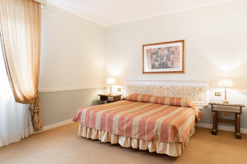 Superior Double Room with Balcony and View image 1