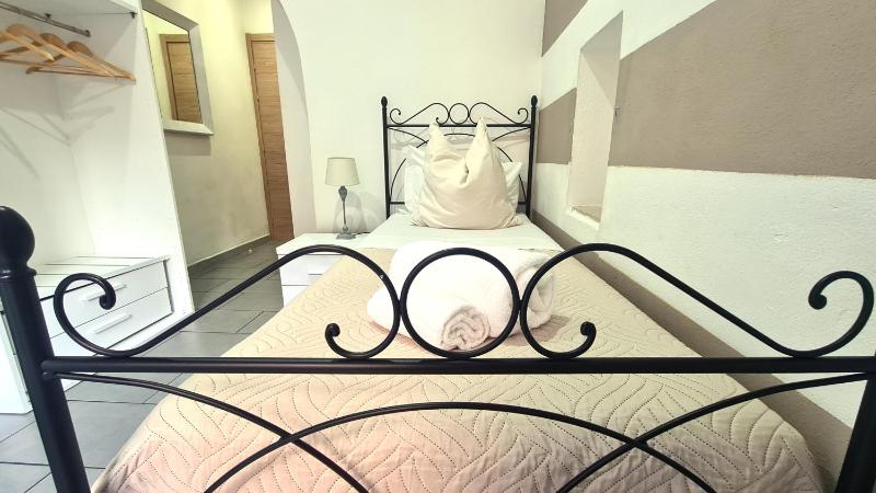 Single Room with Private Bathroom image 4
