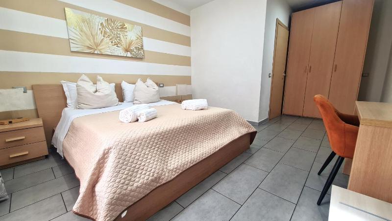 Triple Room with Private Bathroom image 1