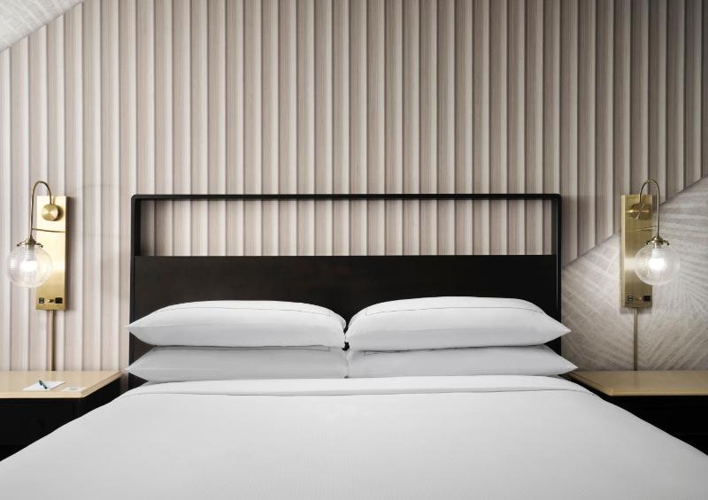King Room image 4