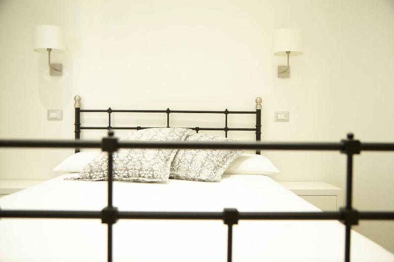 Deluxe Single Room image 2