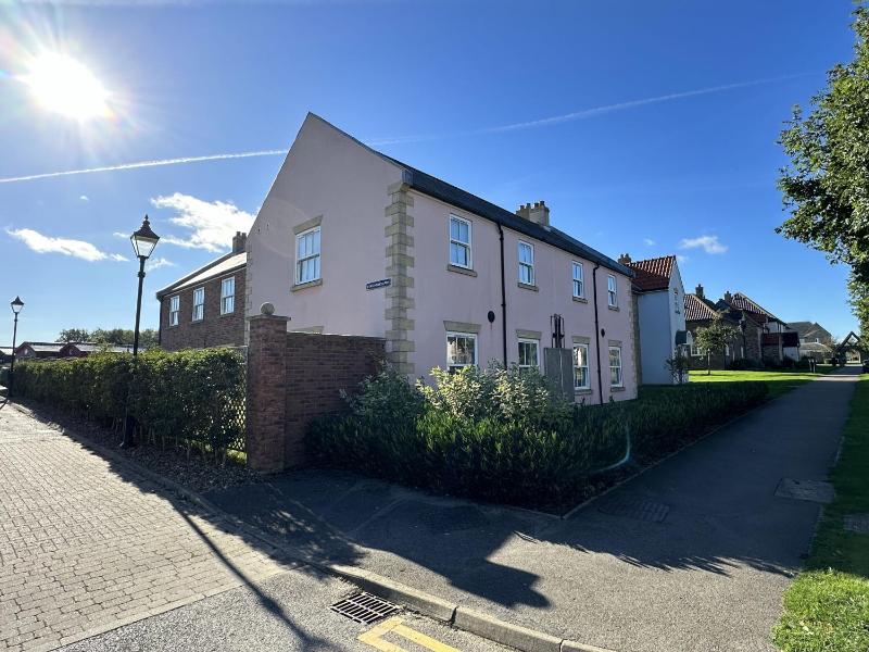 Casa Crusoe - Part of the The Bay Filey Holiday Village with pool gym and direct beach access pub restaurant tennis and meadows walks - image 8