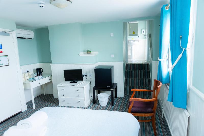 Double Room with Sea View image 4