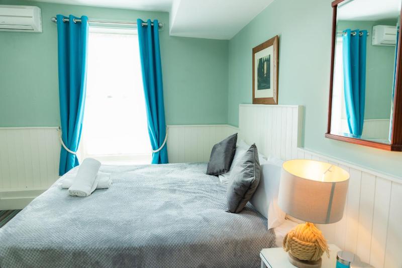 Double Room image 3