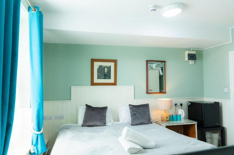Double Room image 4
