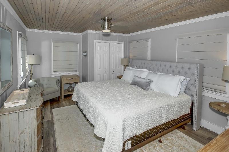 Gulf Front Home in Seagrove Beach FL with 3 Bedrooms and 3 Bathrooms home - image 26