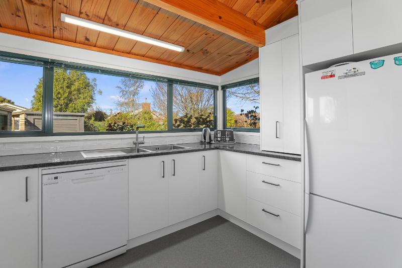 Five Mile Yay - Five Mile Bay Holiday Home - image 4