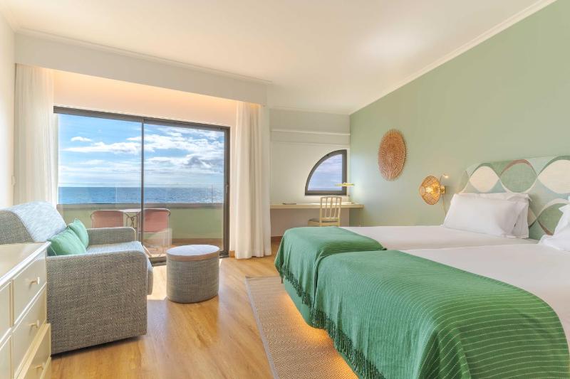 Double or Twin Room with Sea View image 3