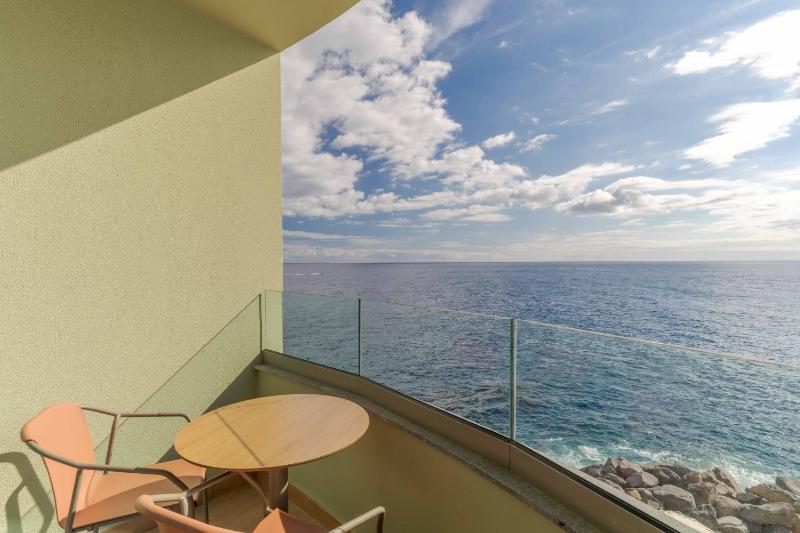 Double or Twin Room with Sea View image 1