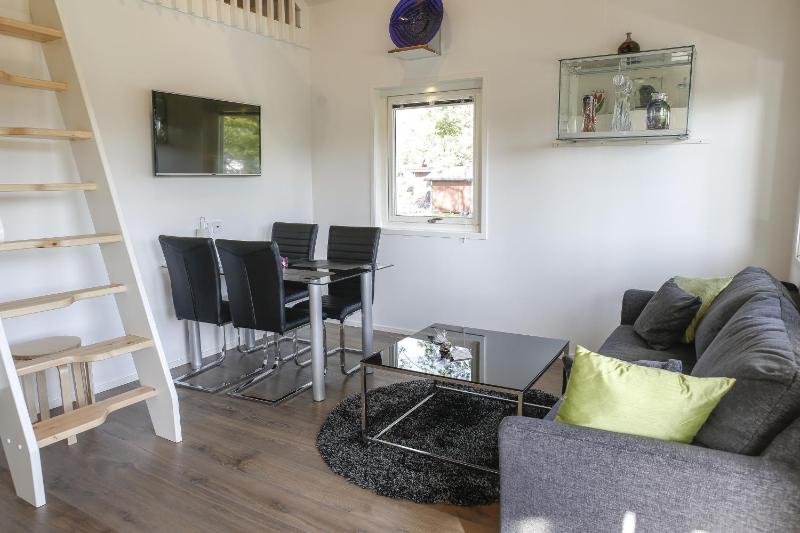 Deluxe Cottage image 4