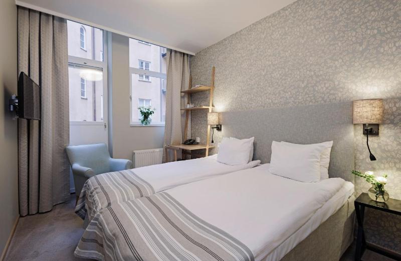 Standard Double Room image 2