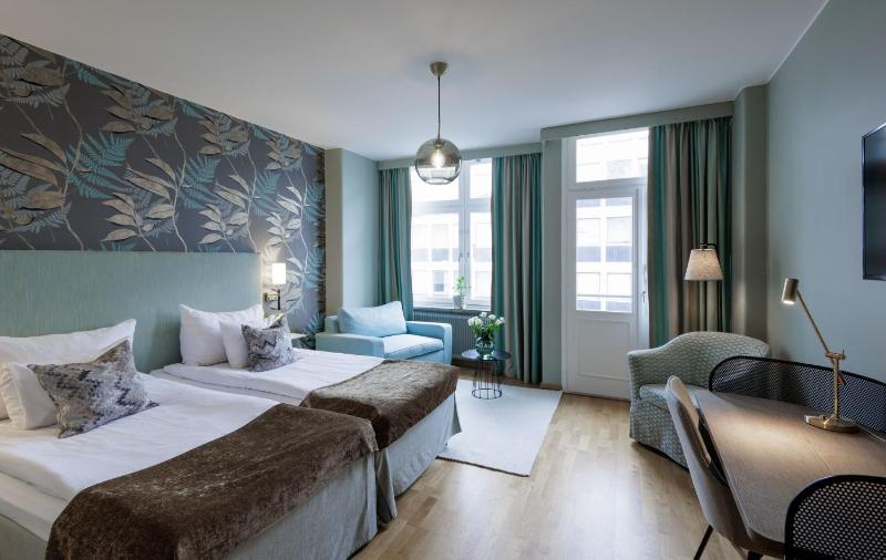 Superior Double Room image 3