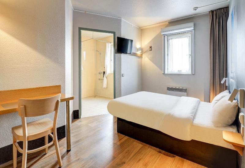 Double Room - Disability Access image 1