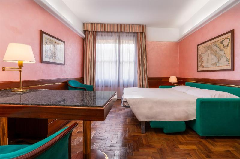 Superior Suite image 3