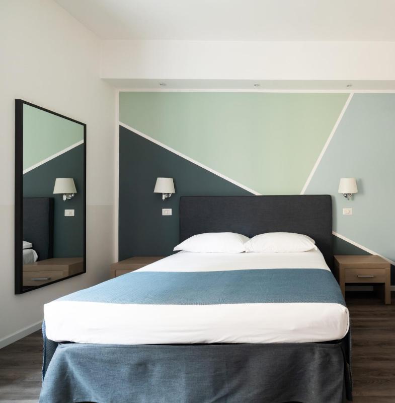 Double or Twin Room image 3