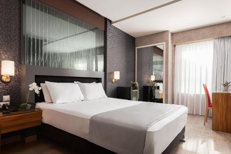 Double Room image 1