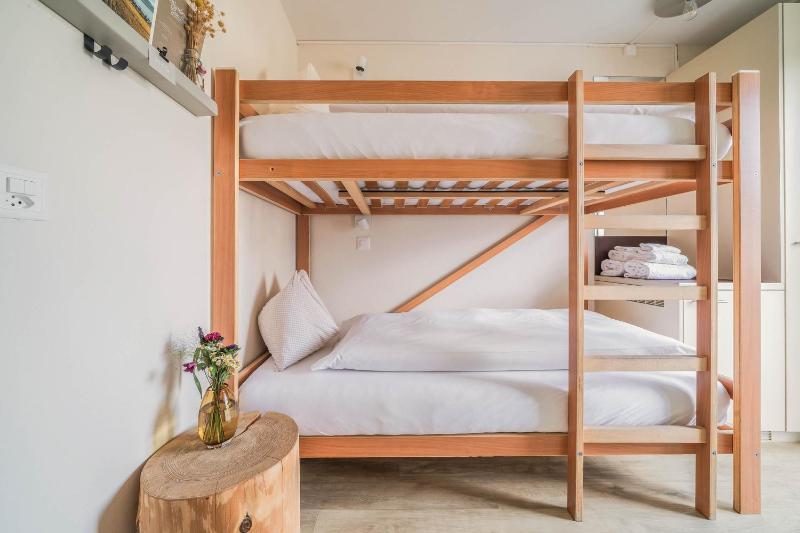 Budget Room with Bunk Bed and Shared Bathroom image 1