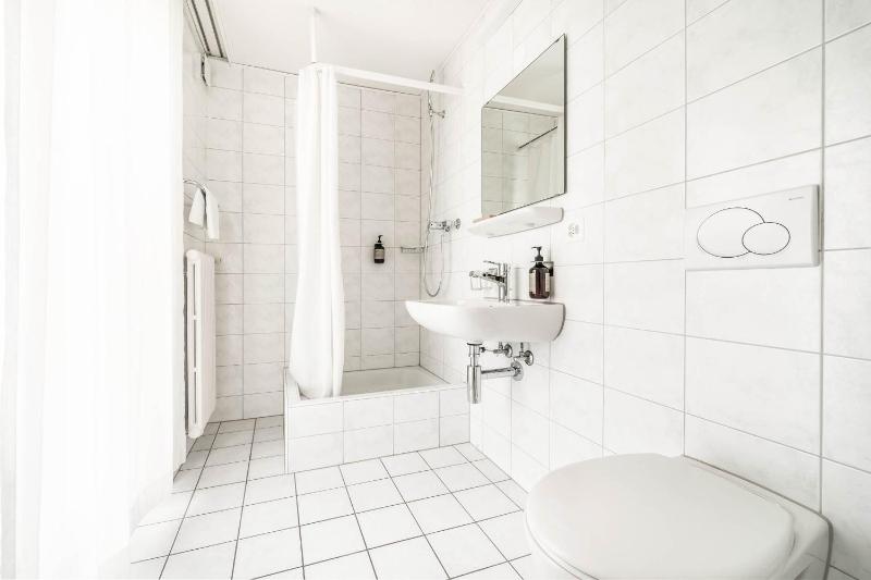 Budget Double Room with Bunk Bed and with Private Bathroom image 3